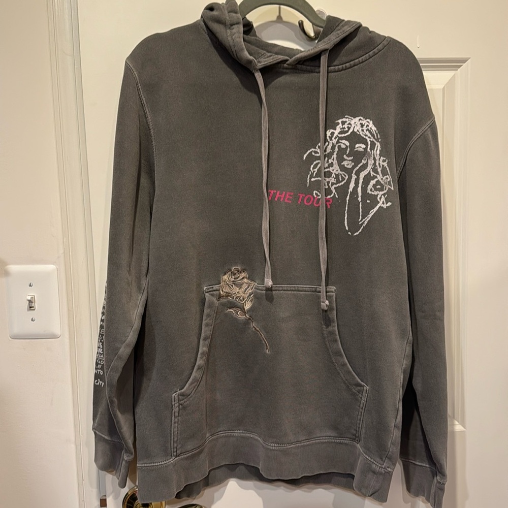 Sean Mendes tour sweatshirt - size Small
